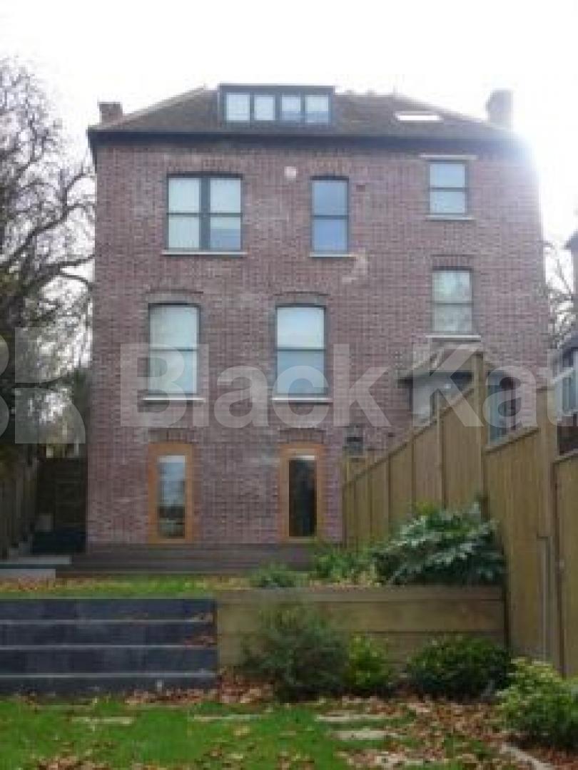 			BEAUTIFUL ROAD!!!, 4 Bedroom, 1 bath, 1 reception Flat			 Avenue Road, CROUCH END/HIGHGATE N6